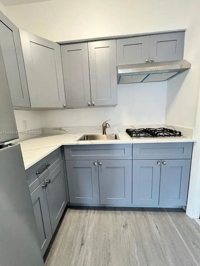600 SW 16th Ave, Miami FL 33135 photo 2