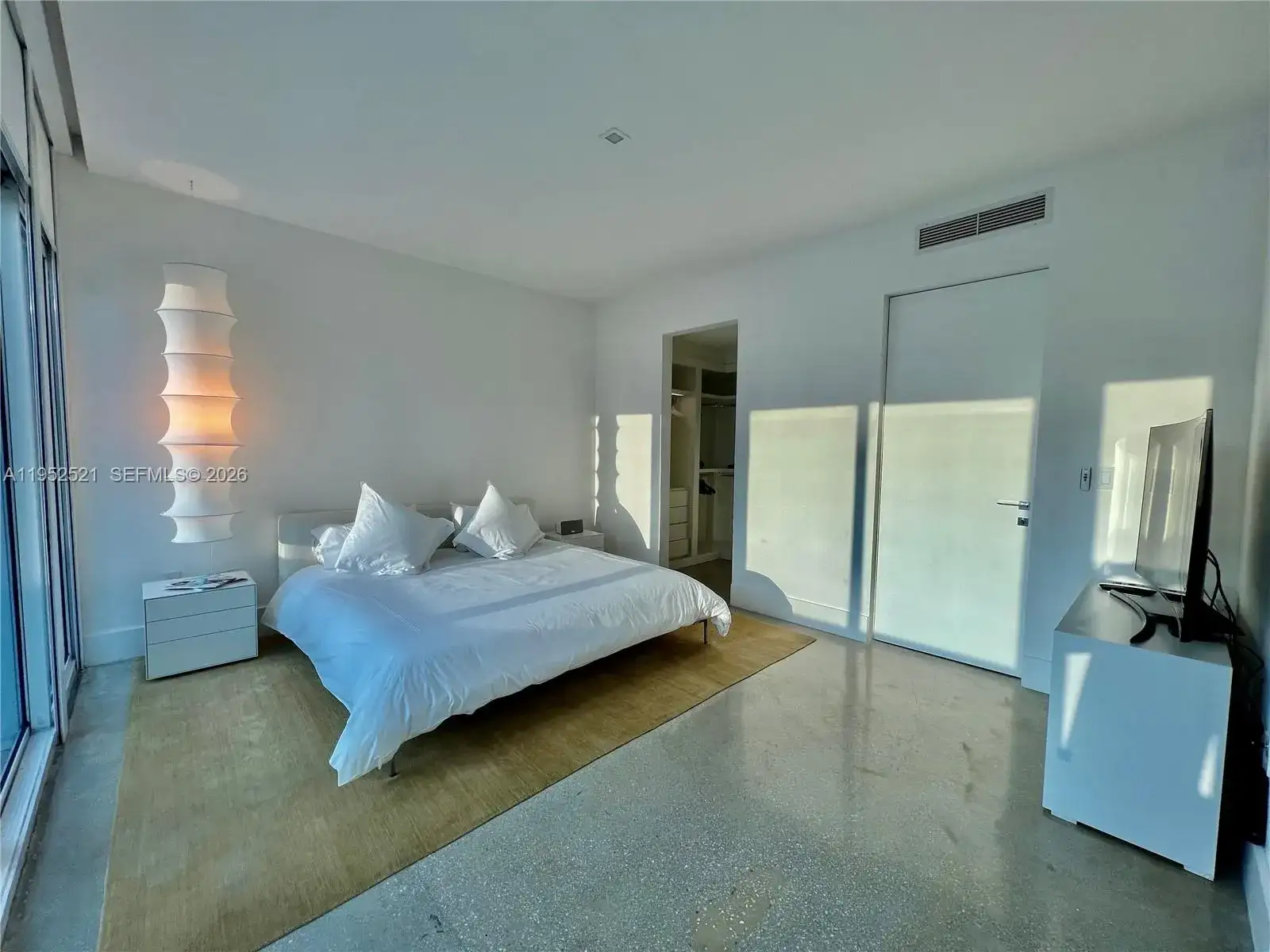 50 S Pointe Dr, Miami Beach FL 33139 photo 5