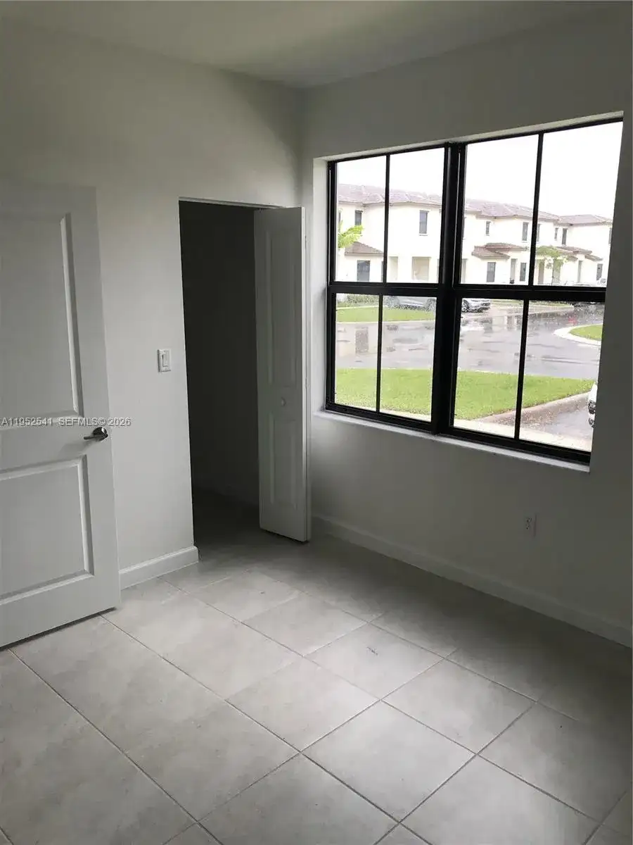 12989 SW 233rd Ter # 12989, Miami FL 33032 photo 2