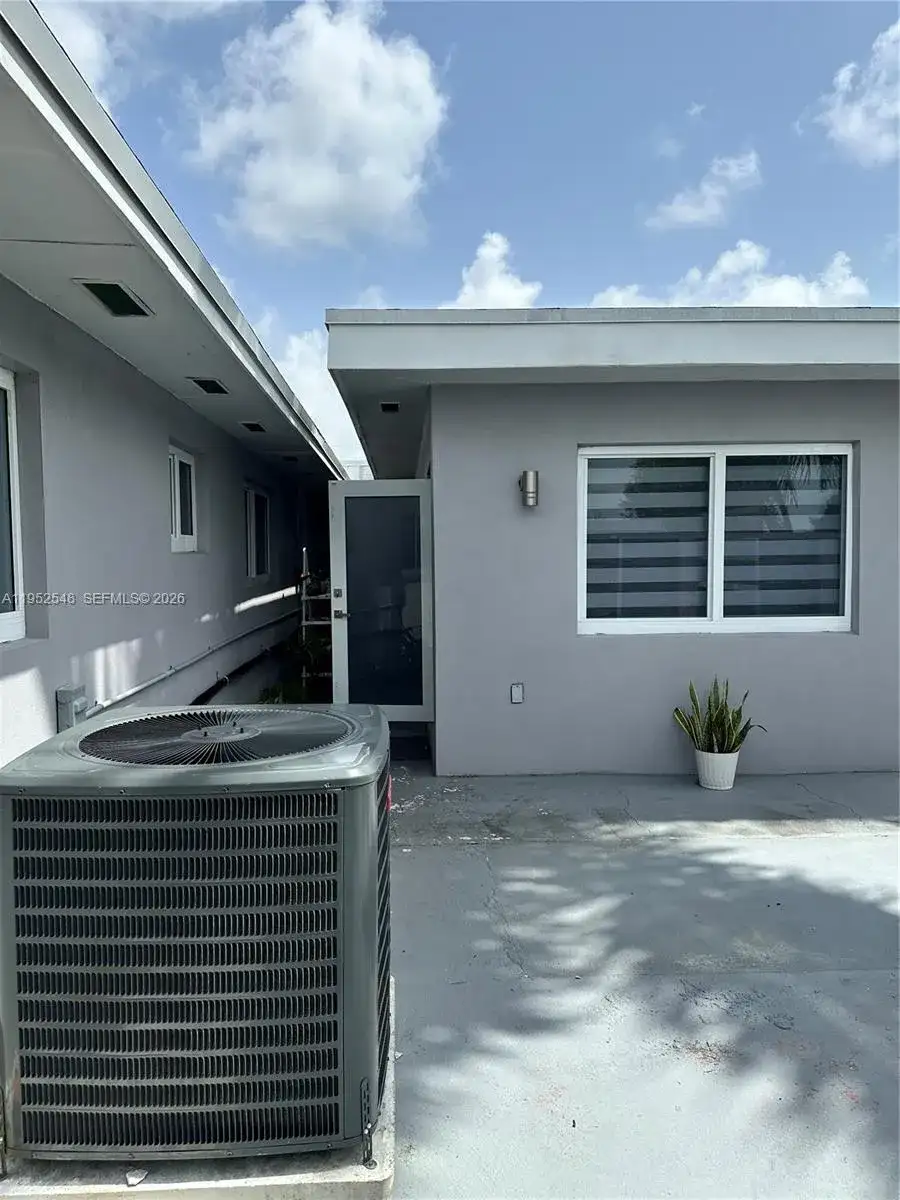 11631 SW 179th Ter, Miami FL 33157 photo 2