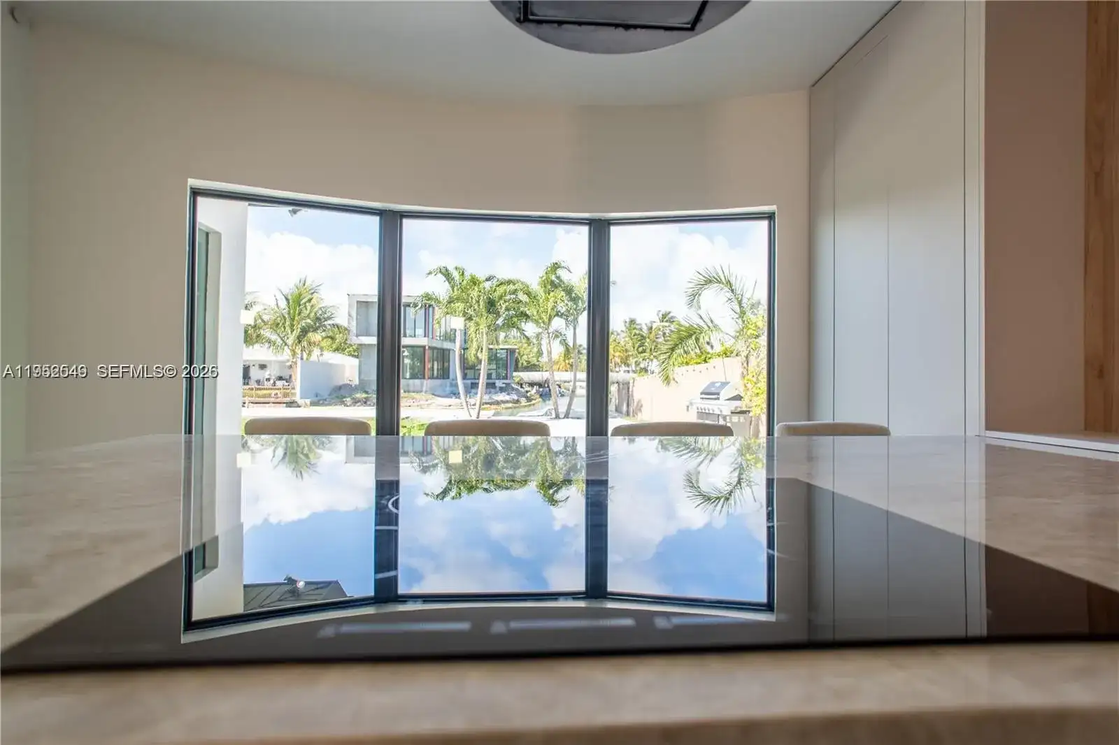 7850 Hawthorne Ave, Miami Beach FL 33141 photo 4