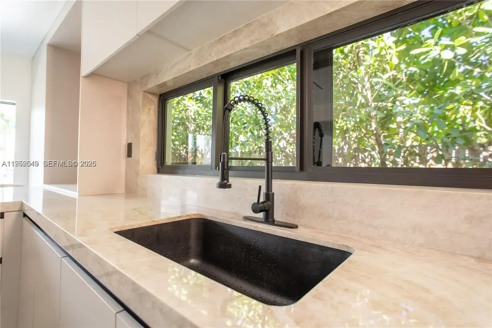 7850 Hawthorne Ave, Miami Beach FL 33141 photo 5