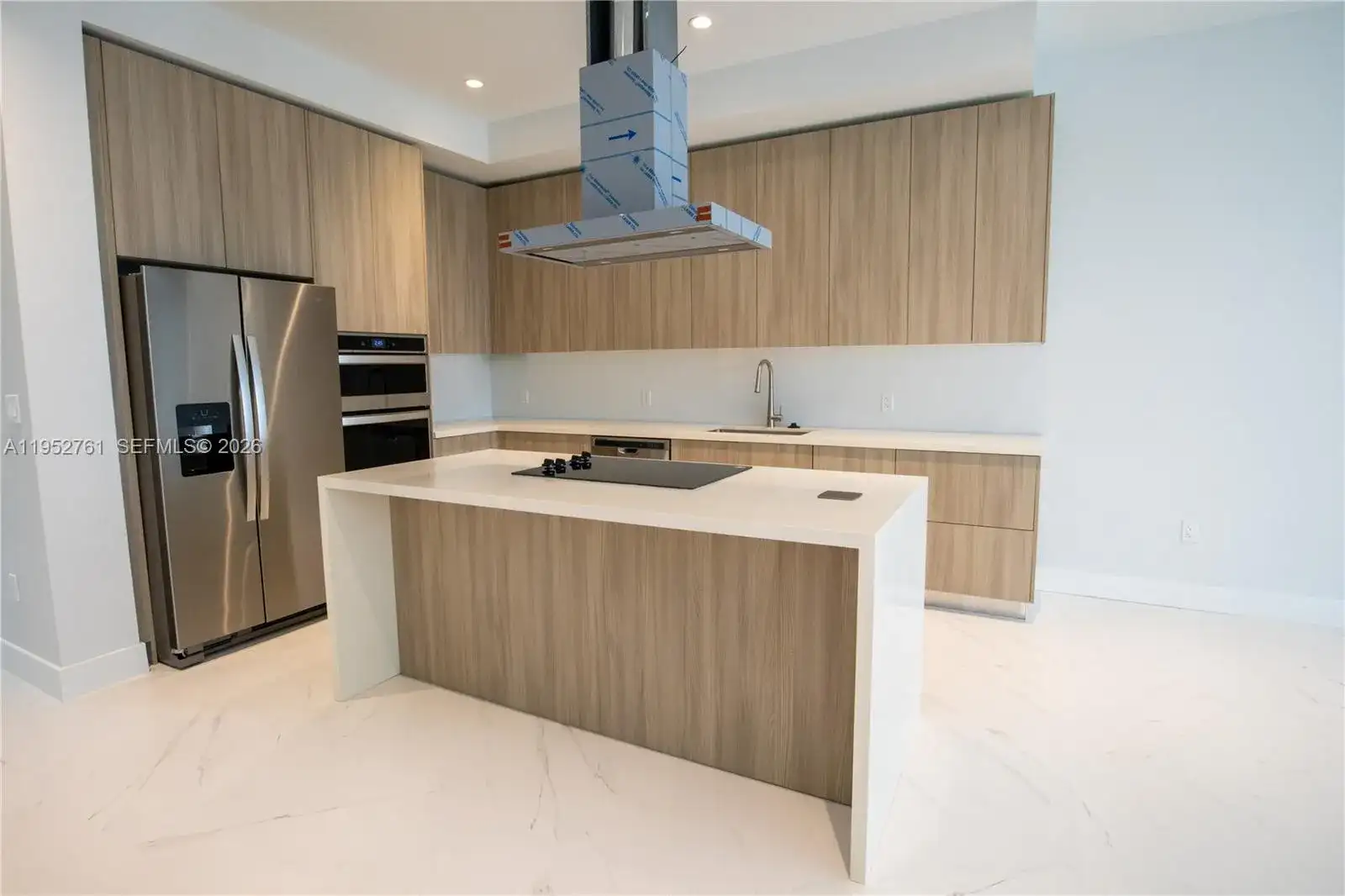 3374 Day Ave, Miami FL 33133 photo 2