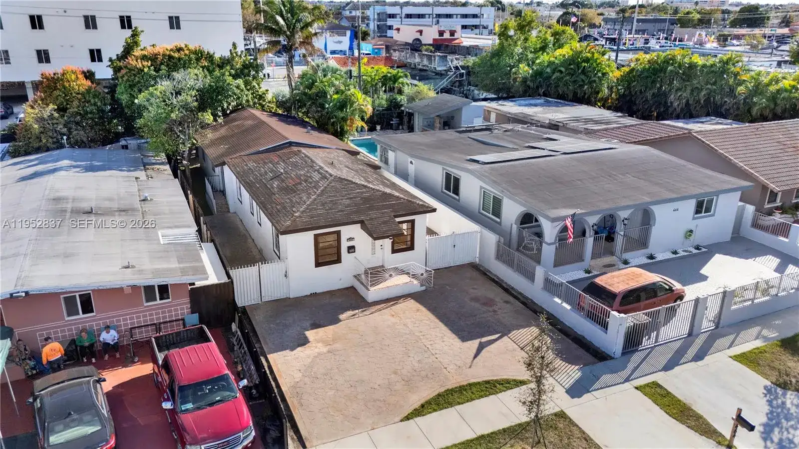 474 E 10th St, Hialeah FL 33010 photo 2