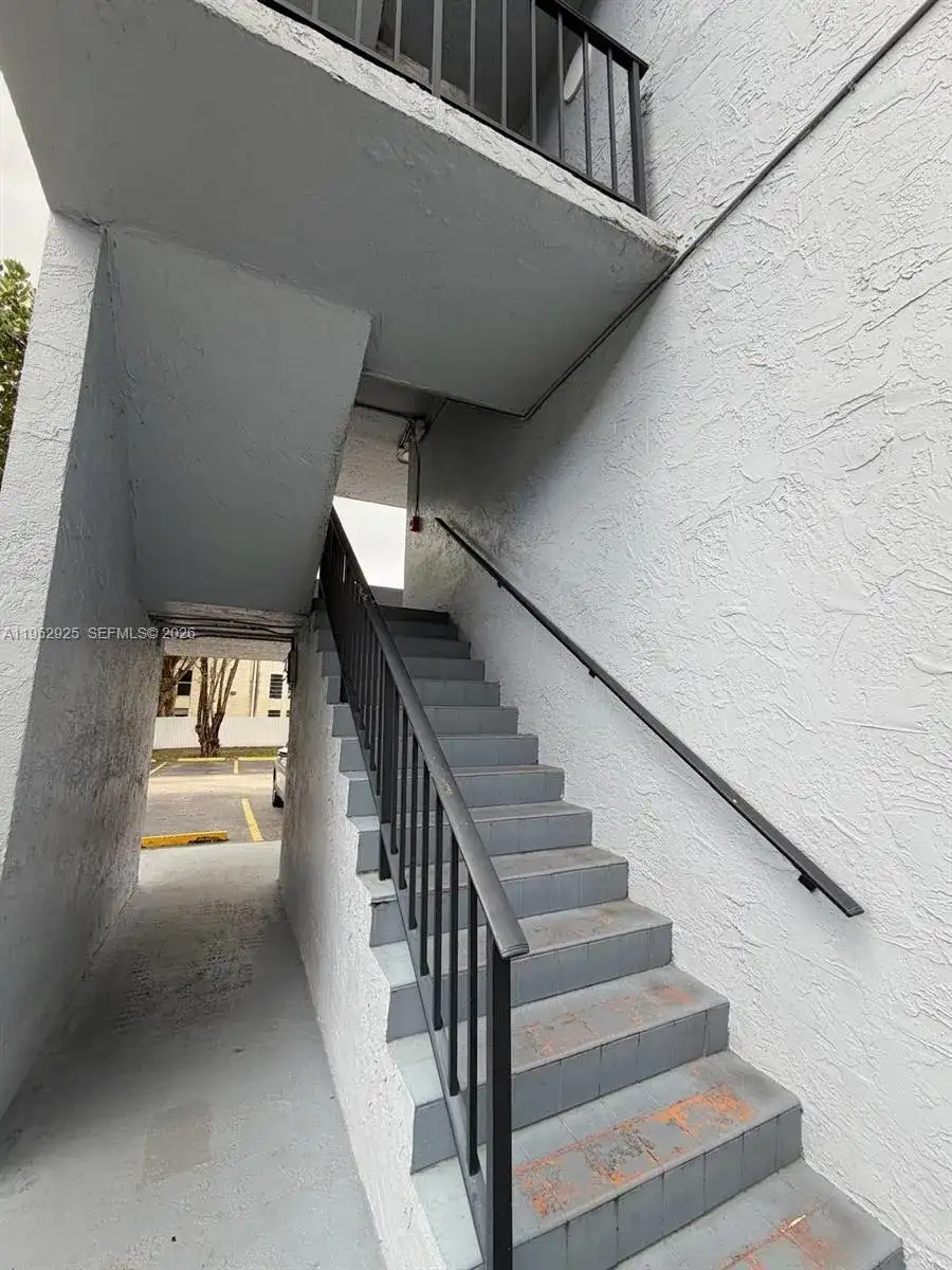 310 Fontainebleau Blvd # 206, Miami FL 33172 photo 4