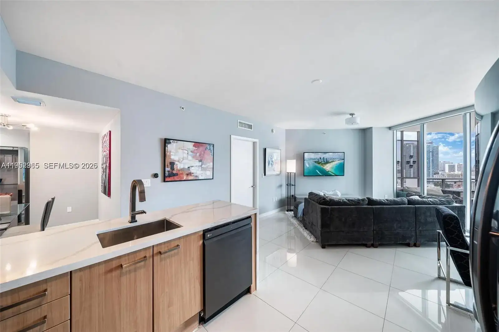 350 S Miami Ave # 2505, Miami FL 33130 photo 2