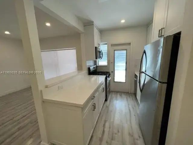 835 Meridian Ave # 1, Miami Beach FL 33139 photo 2
