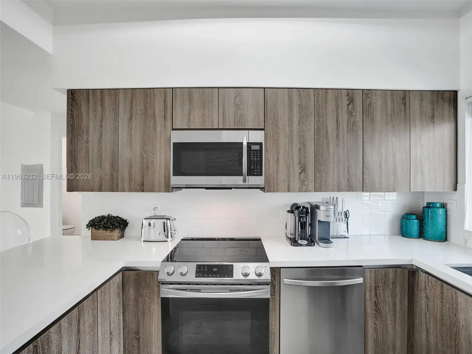 601 NE 36th St # 1003, Miami FL 33137 photo 2