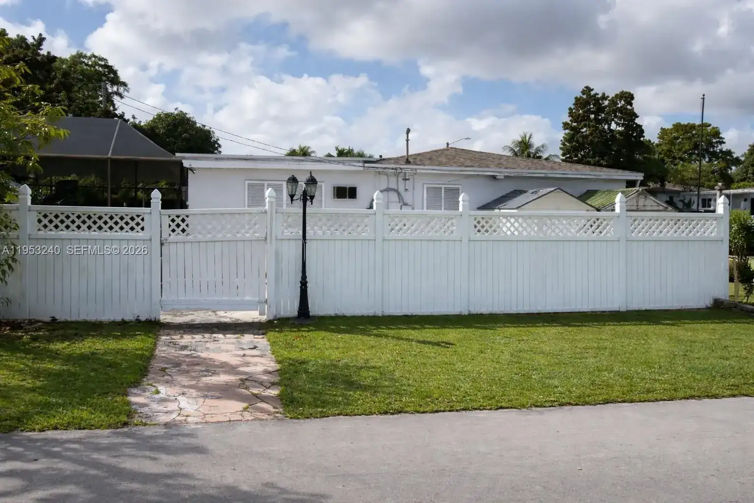 480 NE 109th St, Miami FL 33161 photo 3