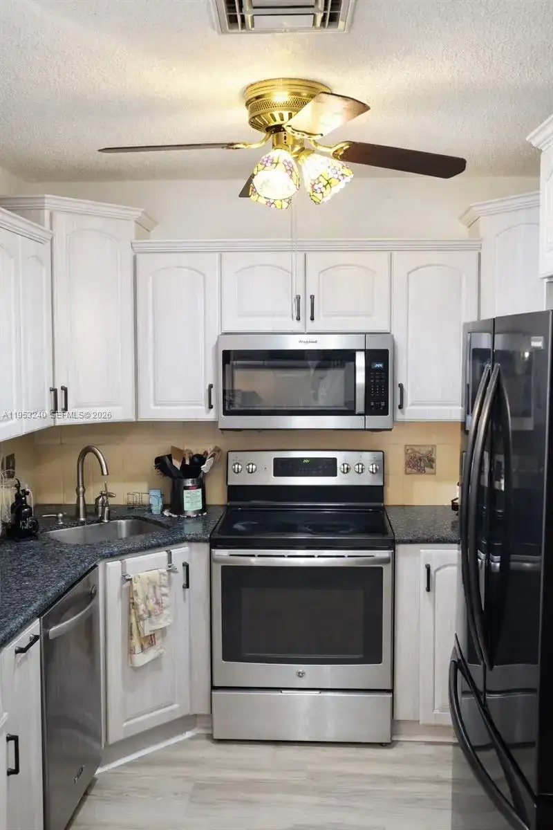 480 NE 109th St, Miami FL 33161 photo 5