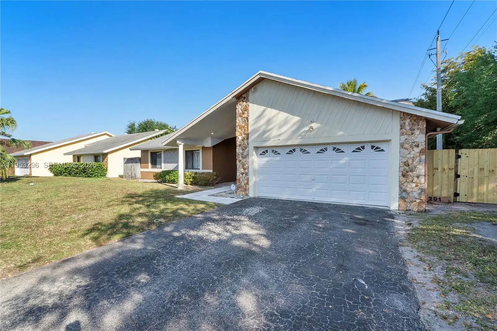8201 NW 53rd St, Lauderhill FL 33351 photo 2