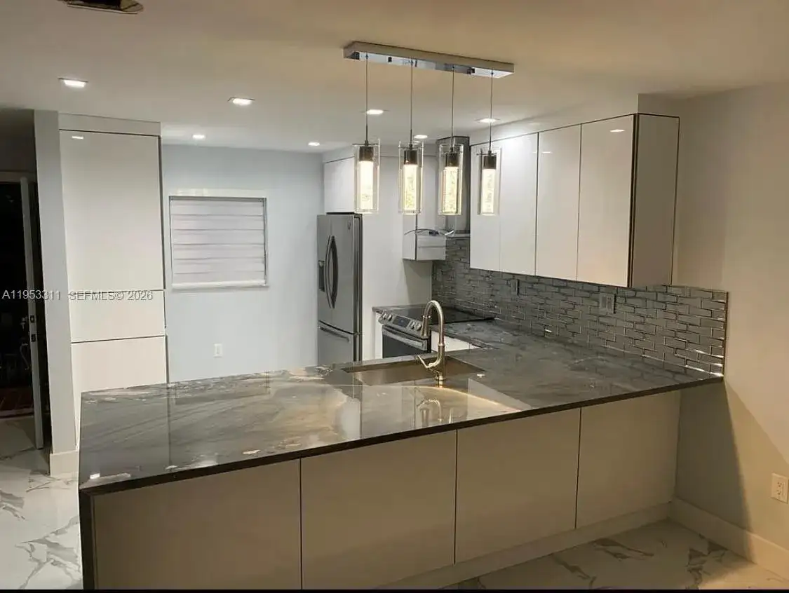 1100 W 35th St, Hialeah FL 33012 photo 2