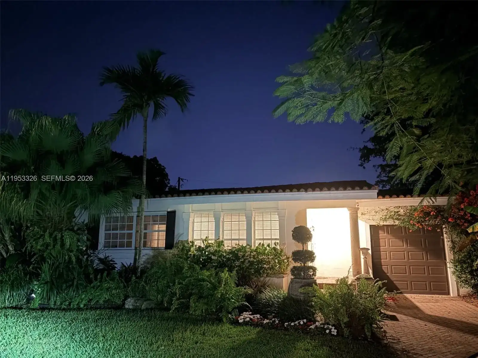 300 Manor Pl, Coral Gables FL 33133 photo 2