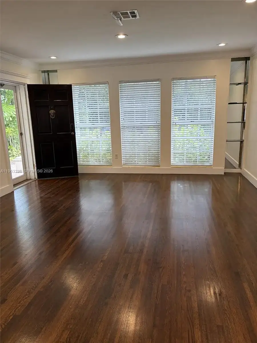 300 Manor Pl, Coral Gables FL 33133 photo 5