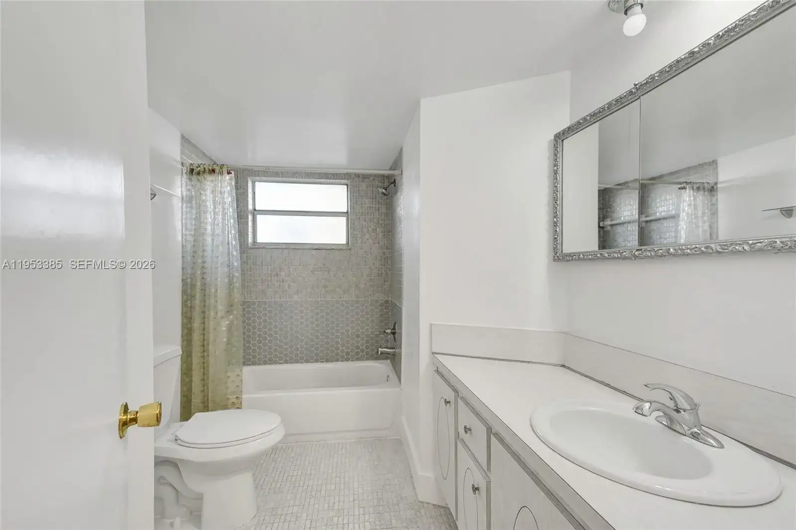 1750 NE 191st St # 1, Miami FL 33179 photo 5