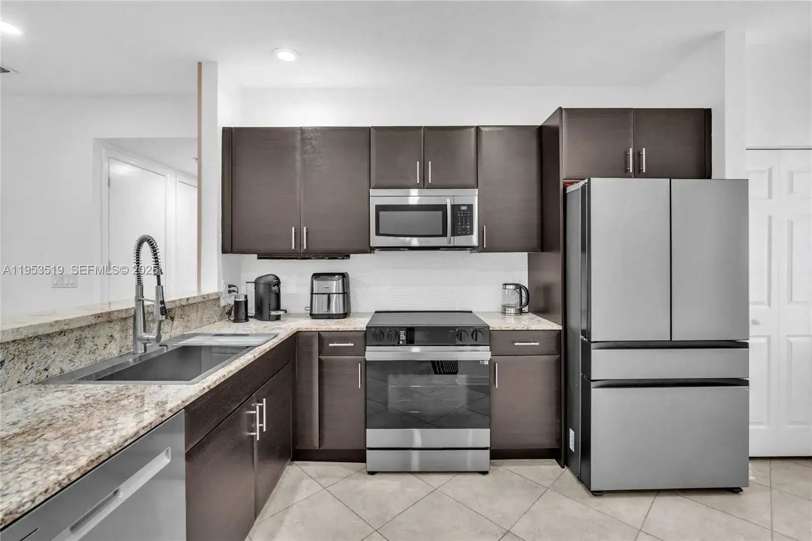 121 NW 2nd Ave # 4, Hallandale Beach FL 33009 photo 5