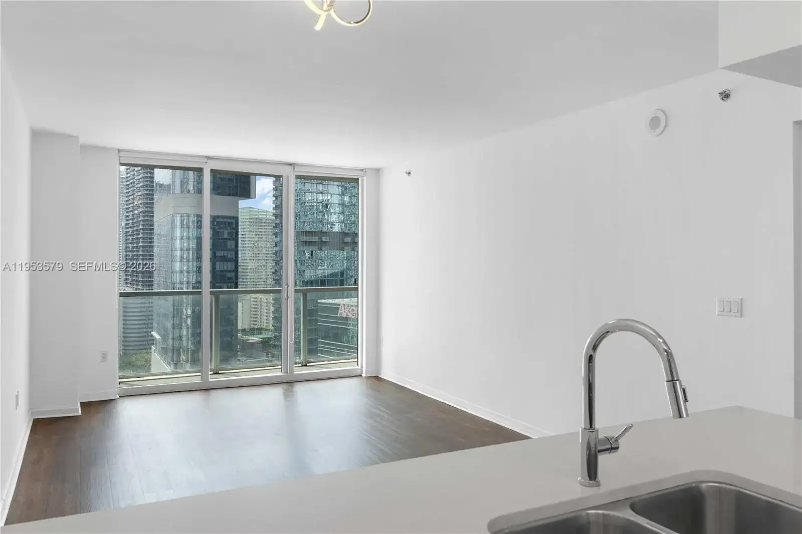 55 SE 6th St # 2606, Miami FL 33131 photo 4