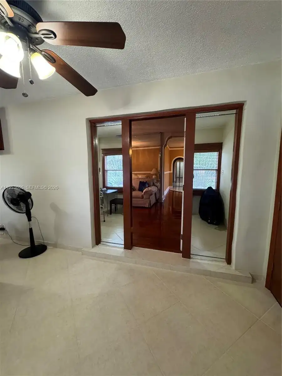 322 SW 31st Ct, Miami FL 33135 photo 2