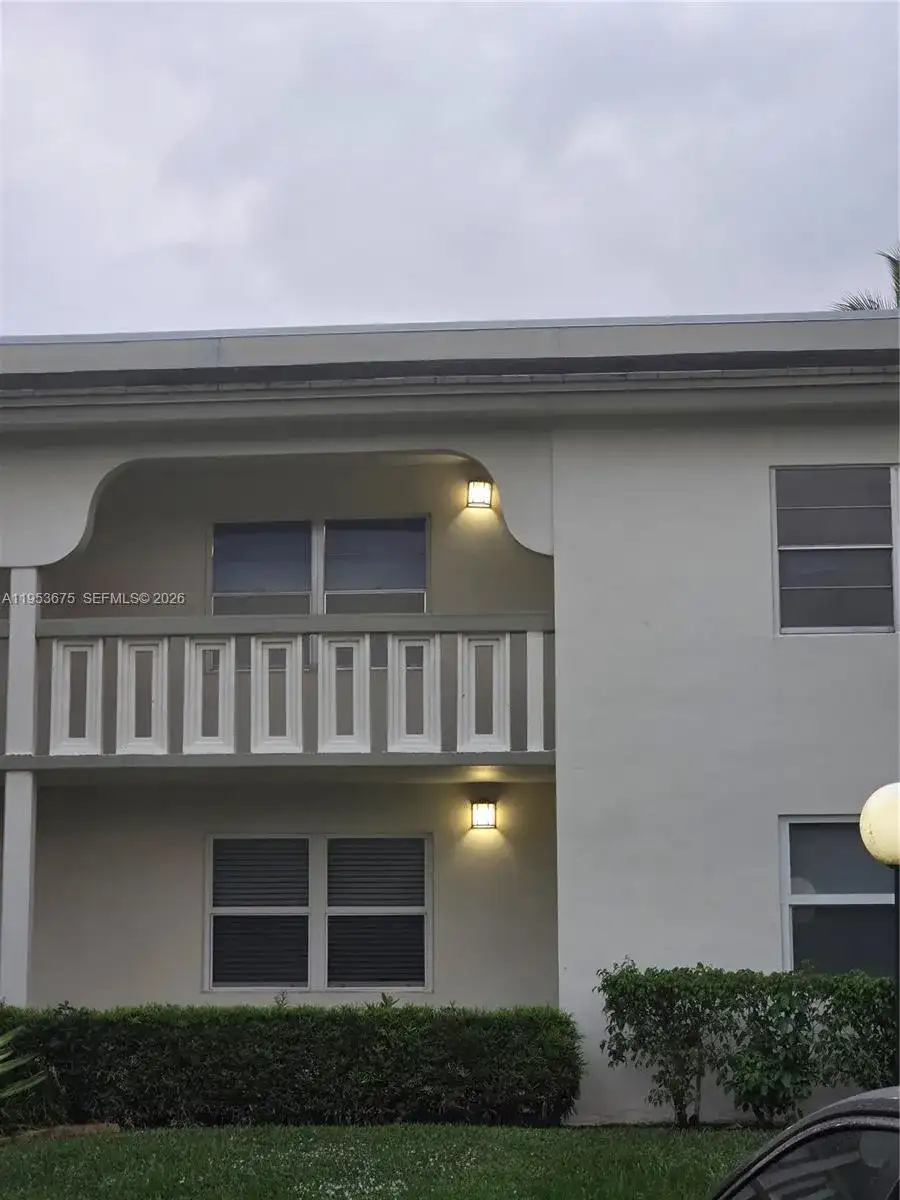 2805 Victoria Way # H2, Coconut Creek FL 33066 photo 3