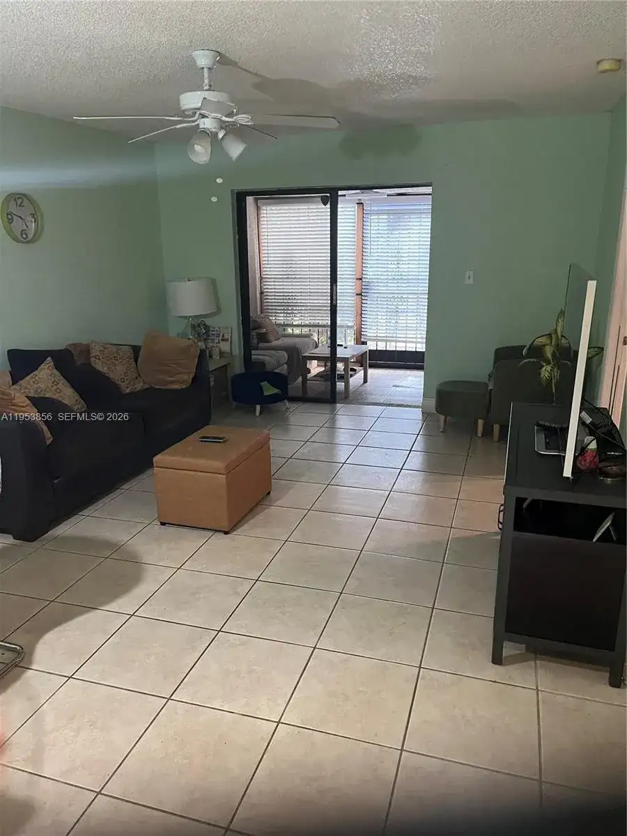 13942 NE 4th Ave # B, Miami FL 33161 photo 5