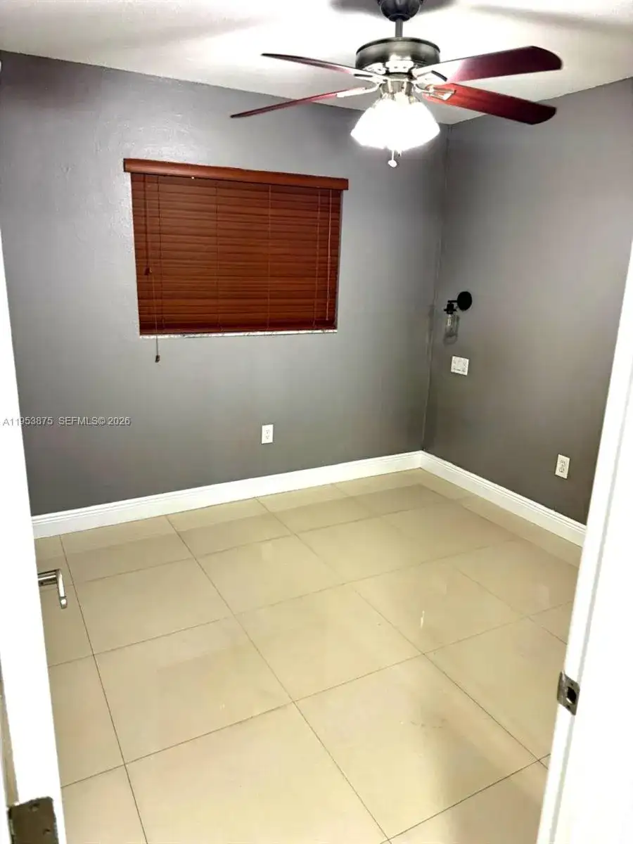 5461 W 24th Ave # 25, Hialeah FL 33016 photo 2