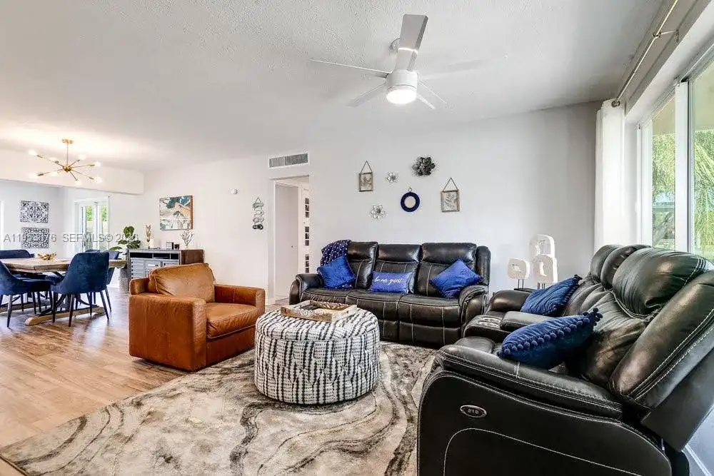 601 NE 2nd St, Dania Beach FL 33004 photo 3