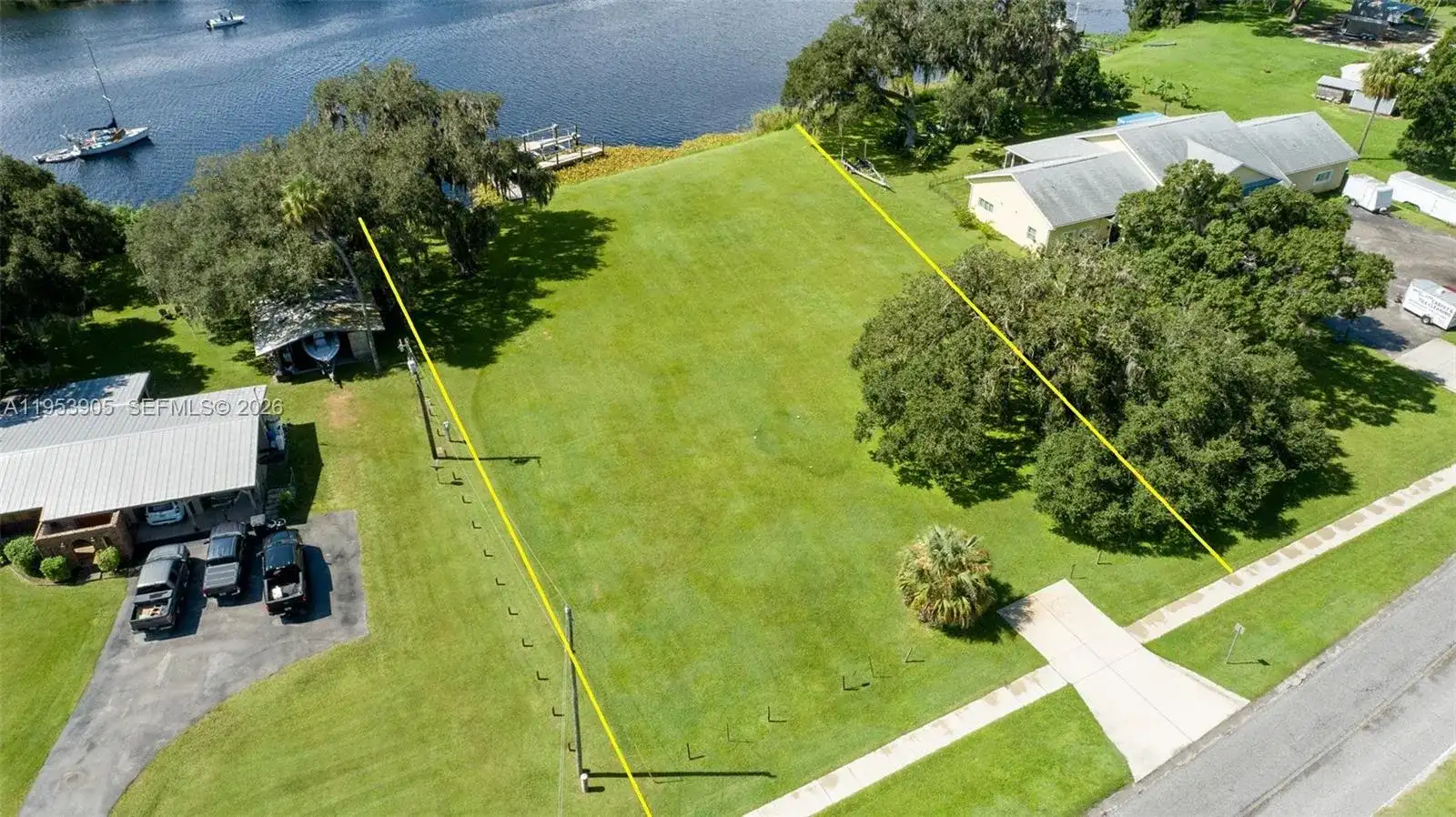 395 Old County Road 78, La Belle FL 33935 photo 2
