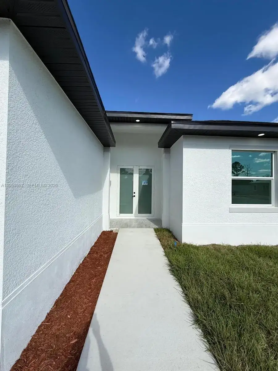 1121 FLORENCE ST E, Lehigh Acres FL 33974 photo 4
