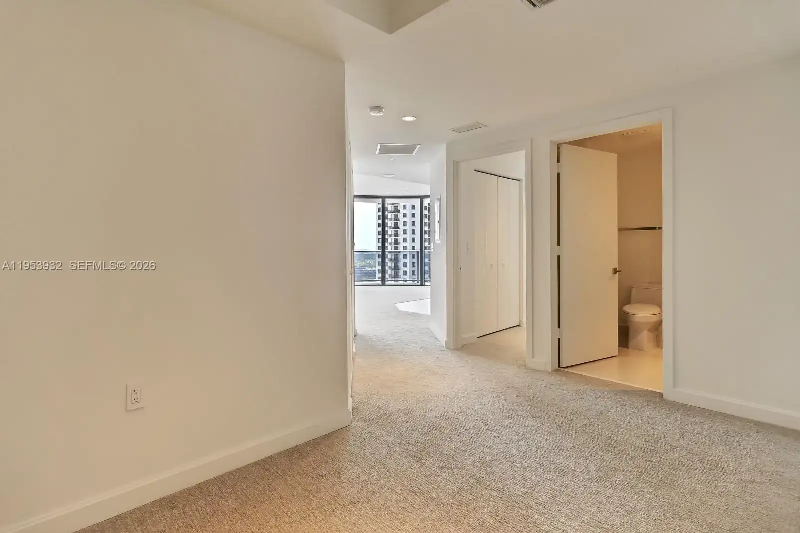 45 SW 9th St # 1806, Miami FL 33130 photo 3
