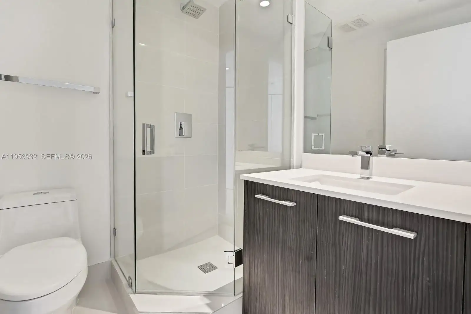 45 SW 9th St # 1806, Miami FL 33130 photo 4