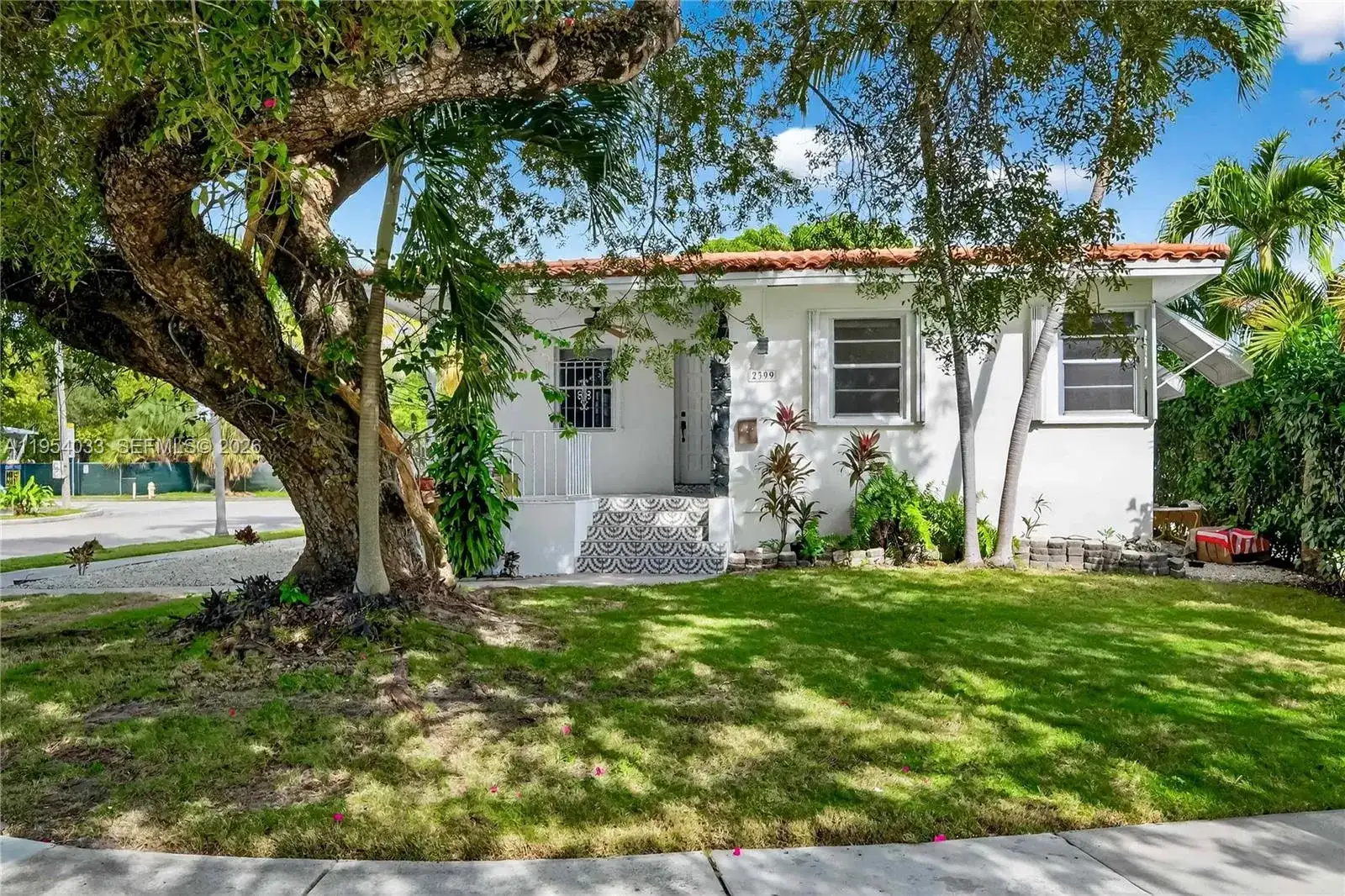 2399 SW 26th Lane, Miami FL 33133 photo 2