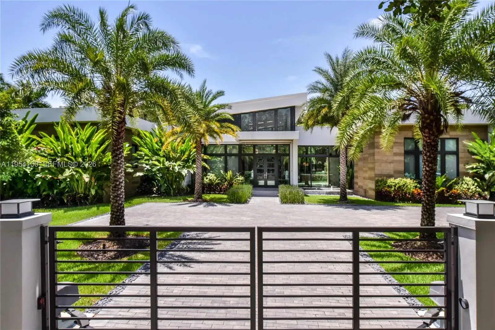 11050 SW 69th Ave, Pinecrest FL 33156 photo 2