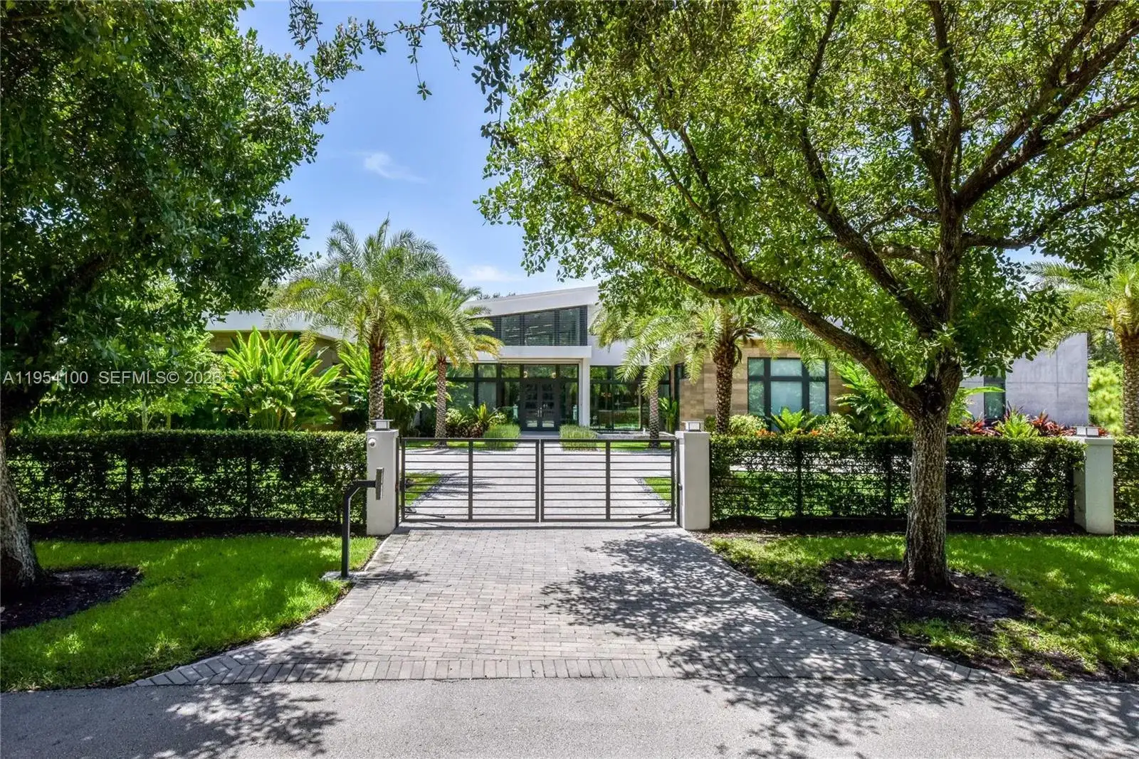 11050 SW 69th Ave, Pinecrest FL 33156 photo 3