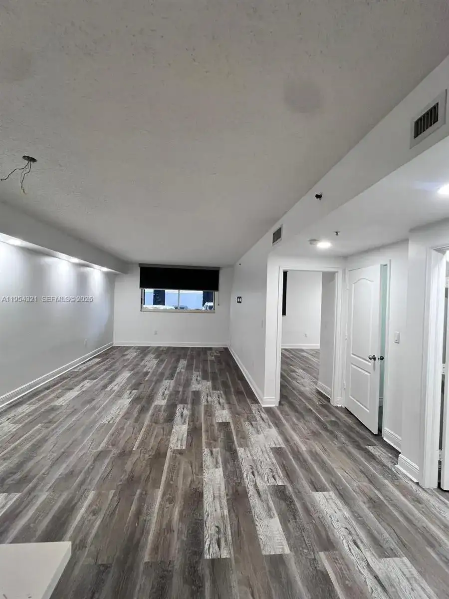 5091 NW 7th St # 109, Miami FL 33126 photo 2