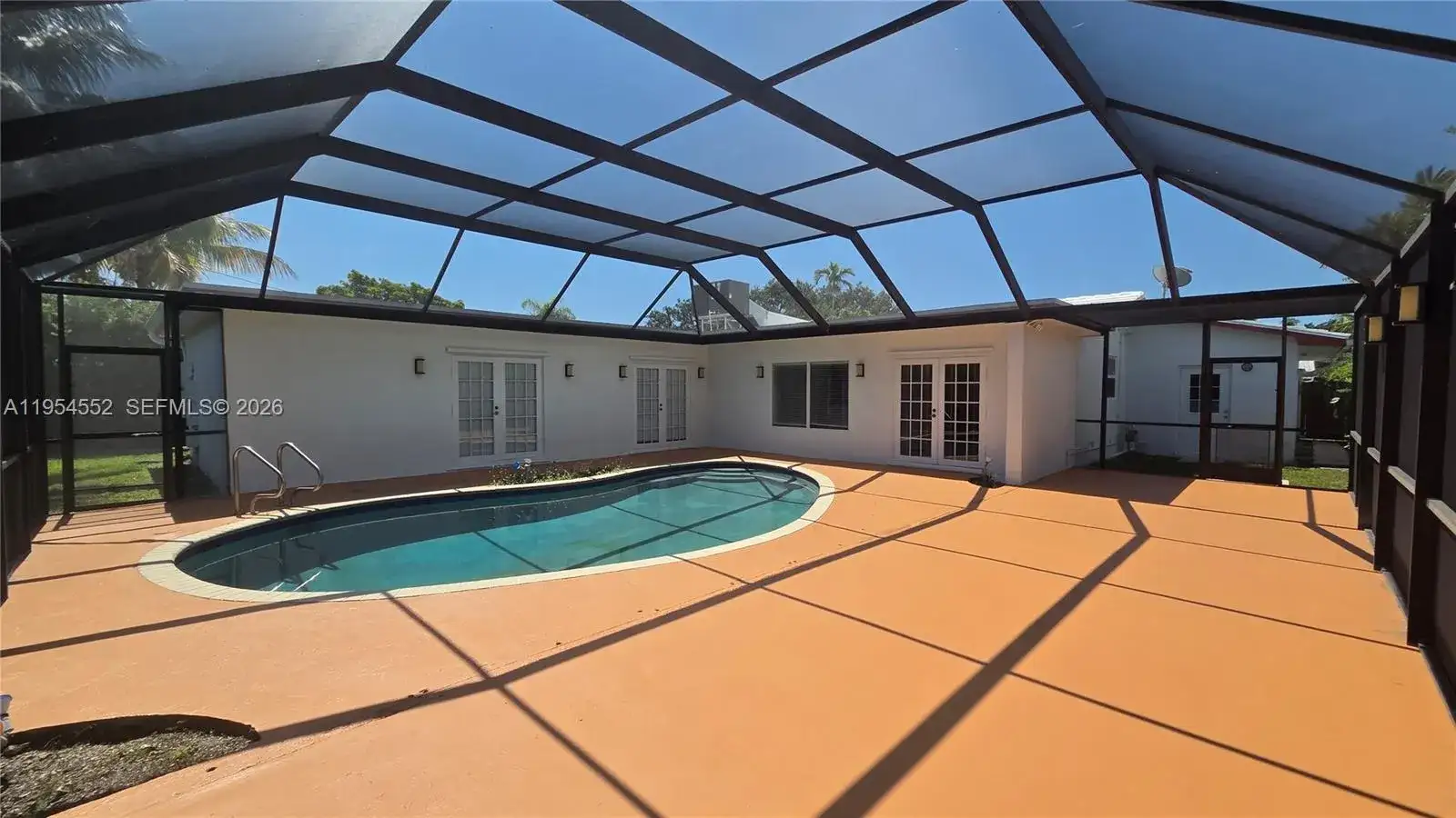 1245 Coral Ln, Hollywood FL 33019 photo 3