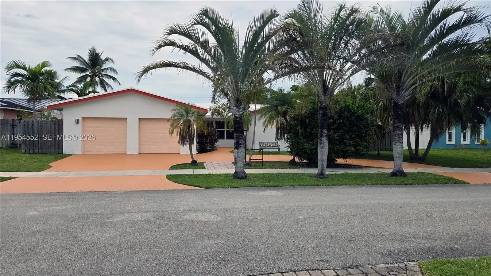 1245 Coral Ln, Hollywood FL 33019 photo 4