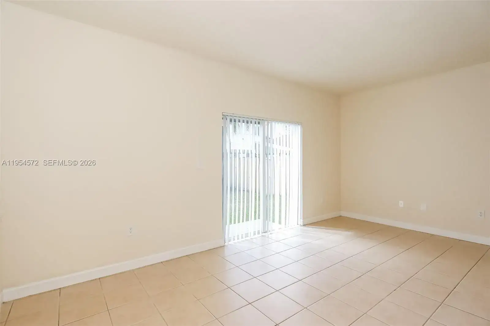 15464 SW 18 Lane, Miami FL 33185 photo 4