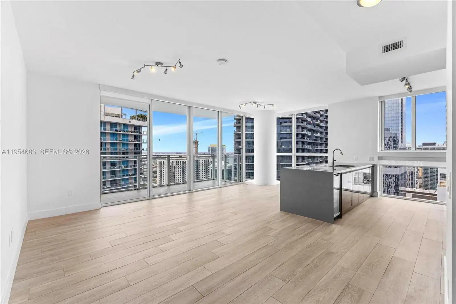 1080 Brickell Ave # 3909, Miami FL 33131 photo 2