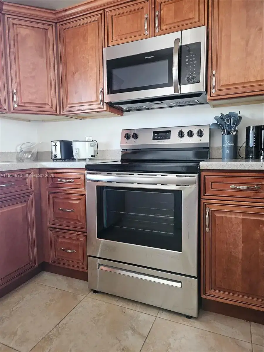 9441 Live Oak Pl # 407, Davie FL 33324 photo 2