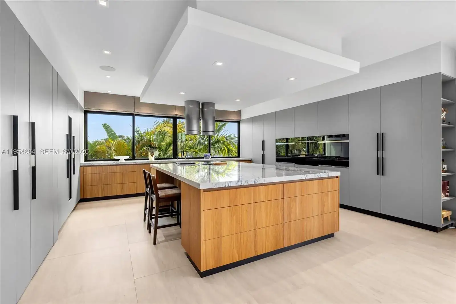 13190 Biscayne Bay Ter, North Miami FL 33181 photo 4