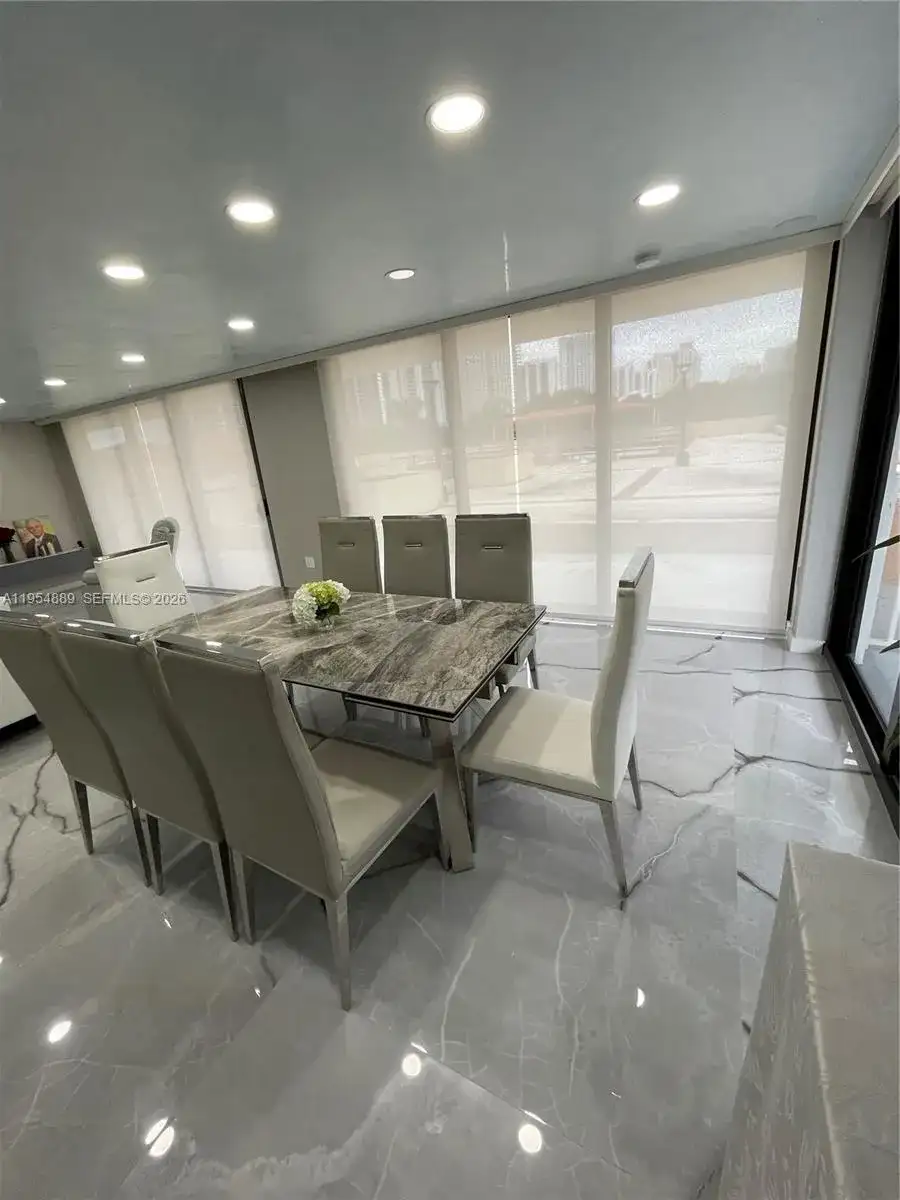 210 174th St # 309, Sunny Isles Beach FL 33160 photo 3