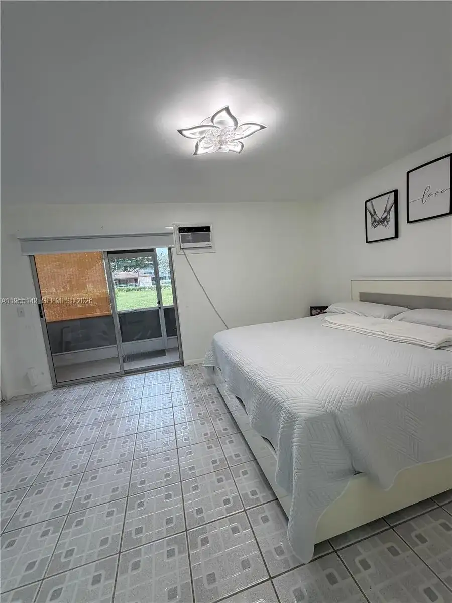 200 SW 132nd Way # 109L, Pembroke Pines FL 33027 photo 4