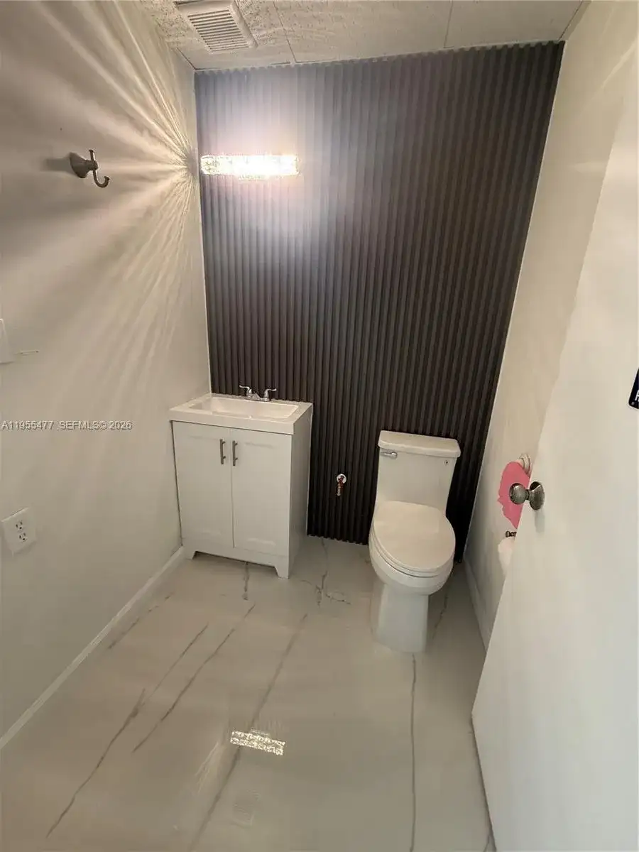 10509 SW 40th St # 10509, Miami FL 33165 photo 5