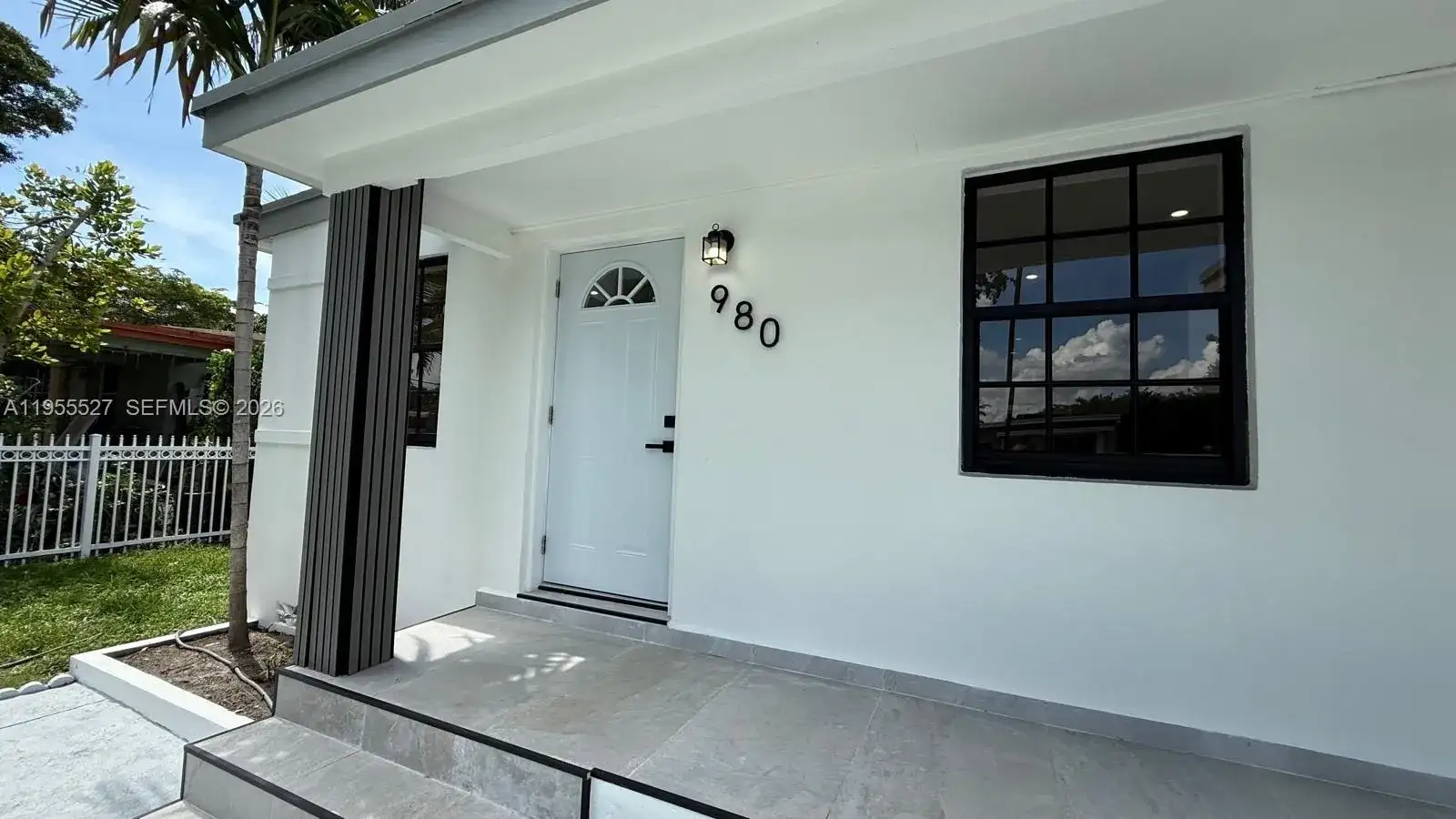 980 NE 146th St, North Miami FL 33161 photo 2