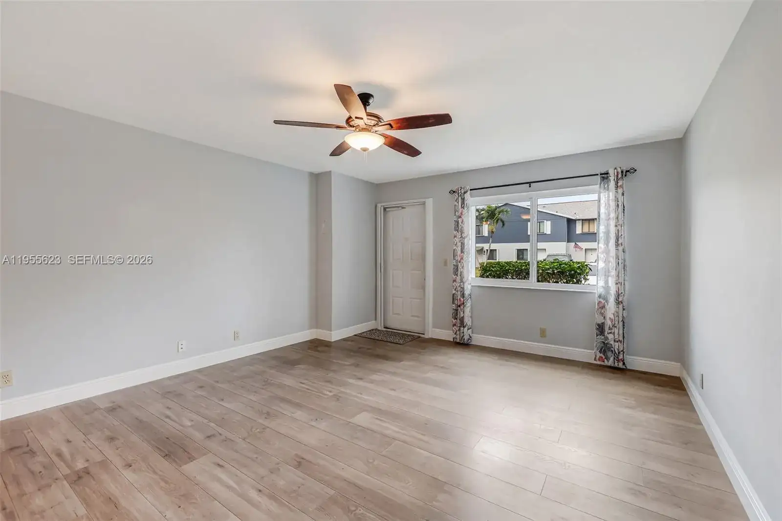 2641 Gately Dr W # 902, Lake Worth FL 33415 photo 2