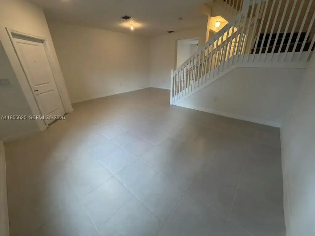 21001 NE 8th Ave, Miami FL 33179 photo 3