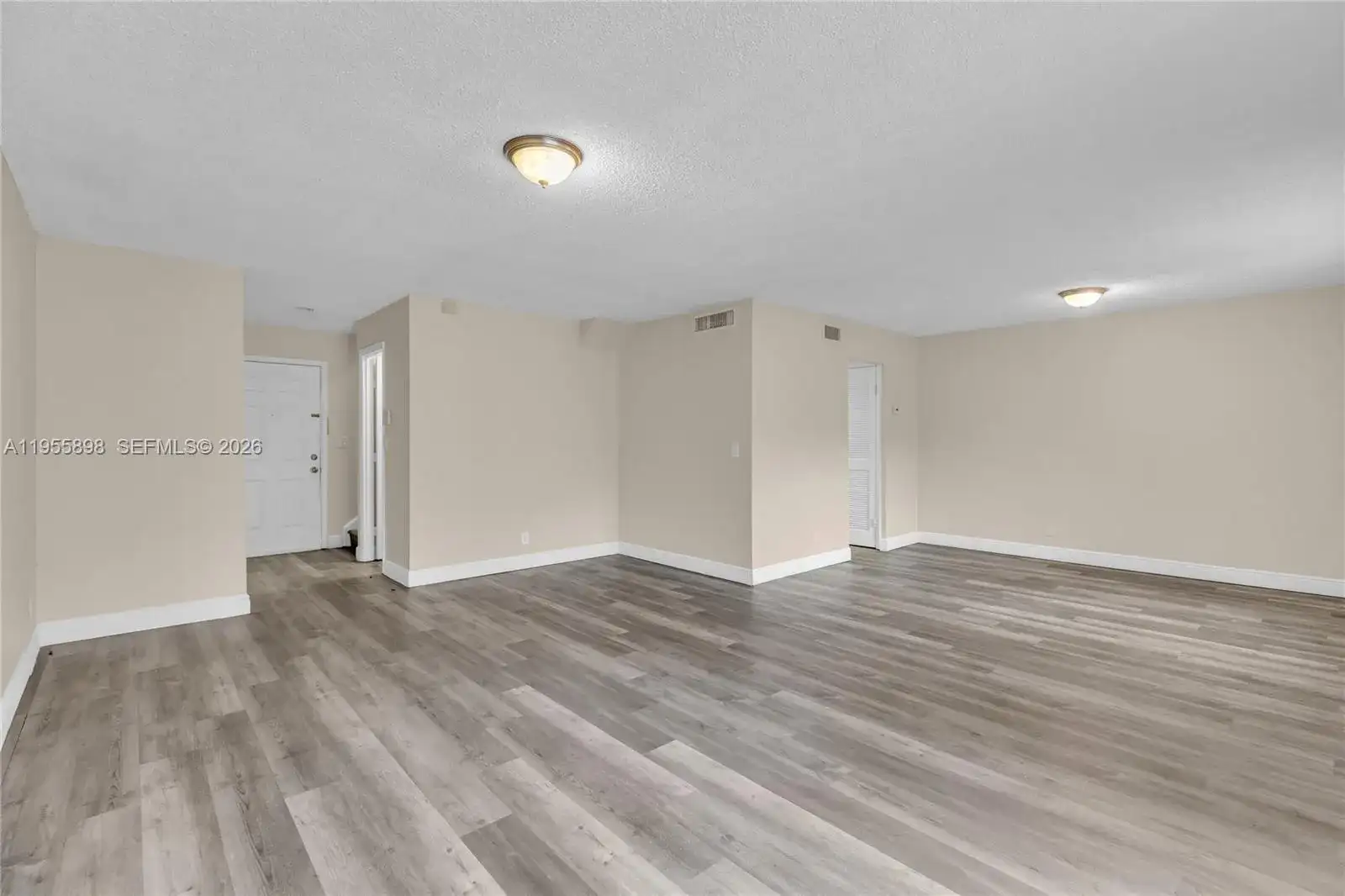 17901 NW 68th Ave # T206, Hialeah FL 33015 photo 3