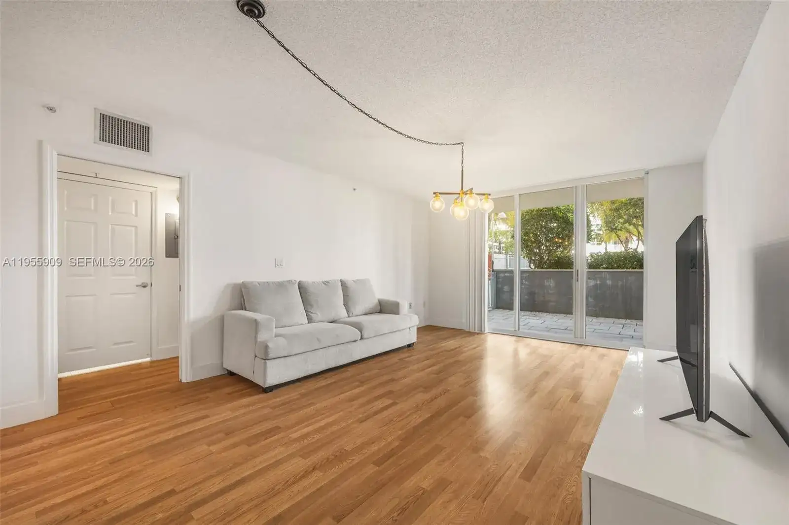1155 Brickell Bay Dr # 606, Miami FL 33131 photo 4