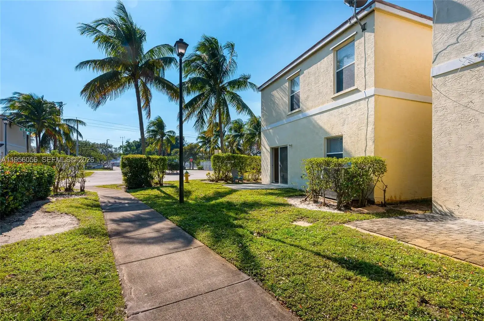 1001 SW 15th St, Deerfield Beach FL 33441 photo 3