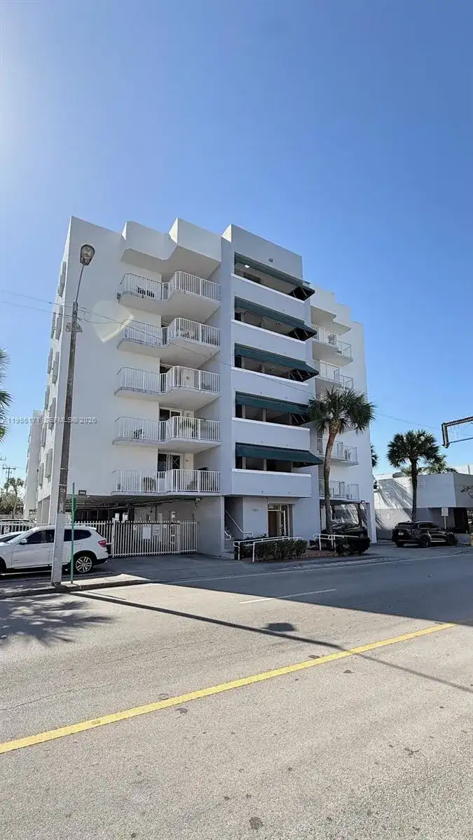 4854 NW 7th St # 508, Miami FL 33126 photo 2